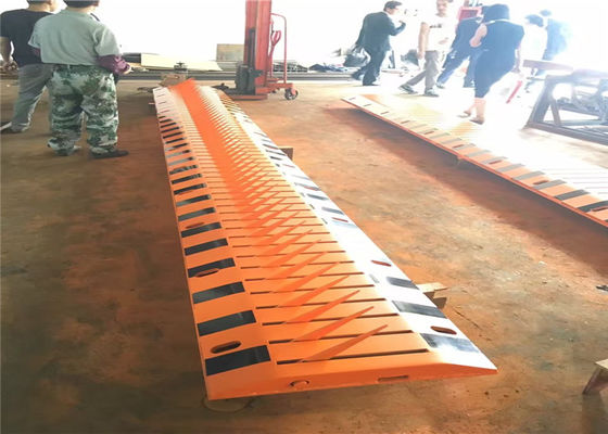 Bloqueo antiterrorista mata-neumáticos con cuchilla de 10 mm de grosor y construcción en acero A3