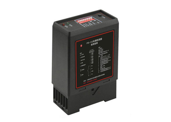 Detector de bucle de vehículo de un solo canal PD132 con relés de salida de 240V/5A, rango de frecuencia de 20 kHz a 170 kHz y tiempo de reacción de 100 ms