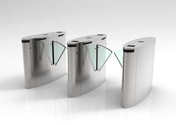Los carriles multi agitan la persona/el minuto del torniquete IP54 30 de la barrera que pasan la velocidad retractable